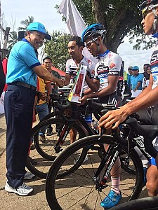 70FB_IMG_1541508335758